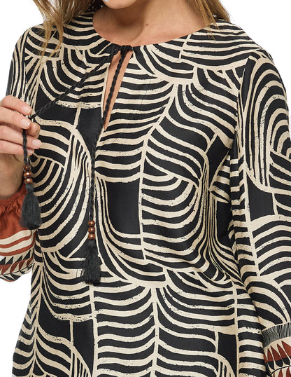 Blusa Negra Estampada Yhara