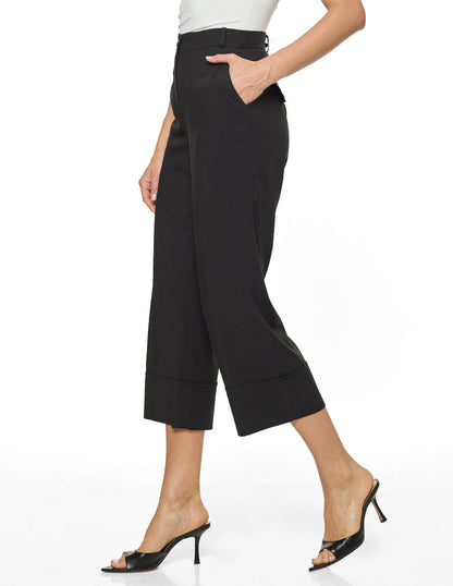Pantalón Capri Negro Yhara