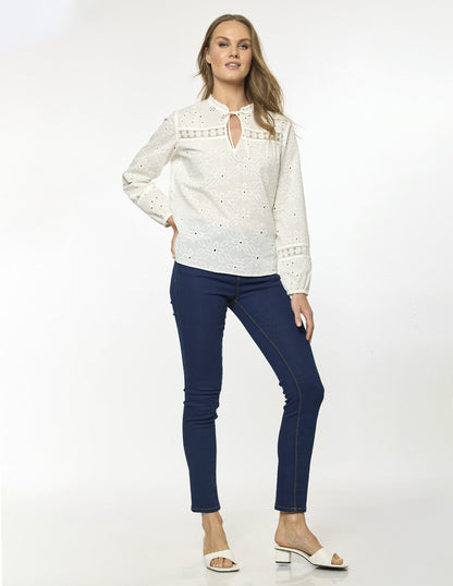 Blusa Blanca Bordada Esenciales