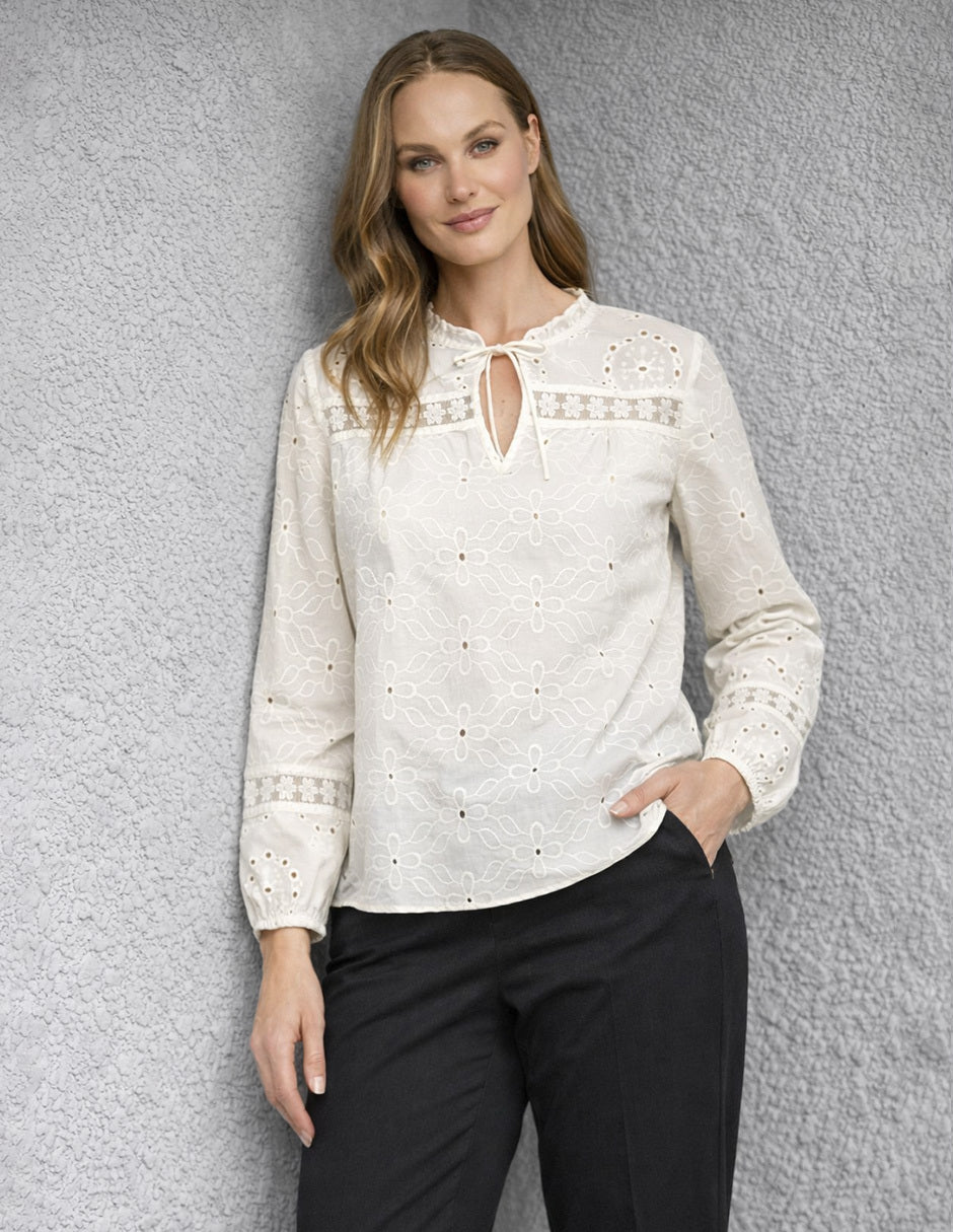 Blusa Blanca Bordada Esenciales