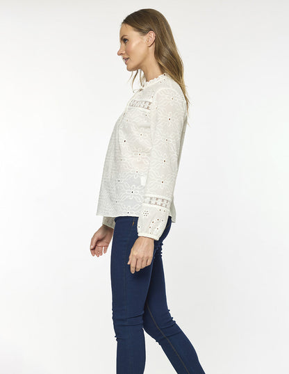 Blusa Blanca Bordada Esenciales