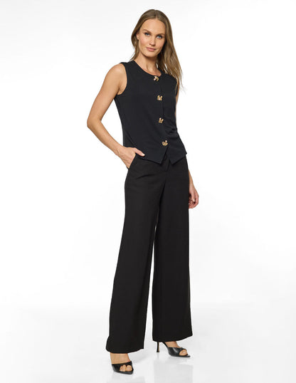 Blusa Lisa con Botones Esenciales