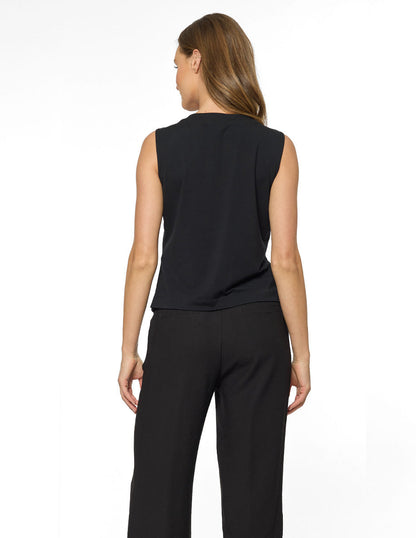 Blusa Lisa con Botones Esenciales