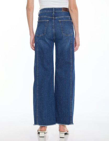 Jeans Corte en Costados Esenciales
